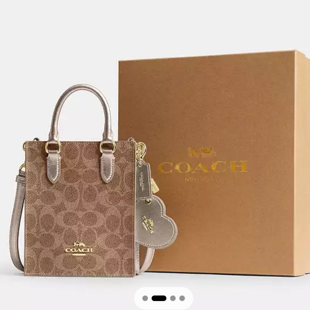 Coach print gift square mini bag with heart keychain - Picture 8 of 10